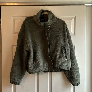 Vuori XL Cozy Sherpa Jacket in dusty pine full zip